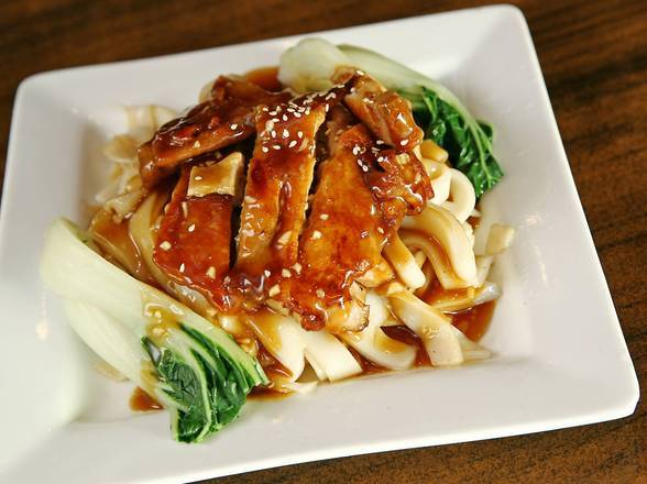 Roasted Chicken and Vegetable with Fried Rice Noodle 菜遠燒雞炒河